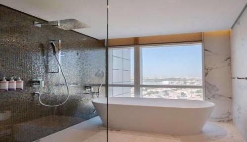 Deluxe Twin Room with Panoramic City View (Comp. Shuttle to World Trade Center)