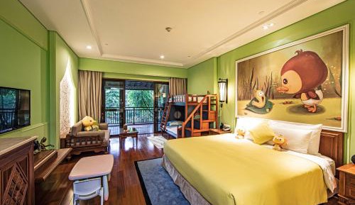 1 King and 1 Bunk bed Premium Kids Theme