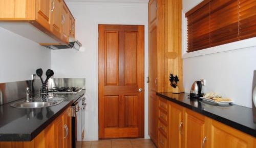 One-Bedroom Apartment with Lake View