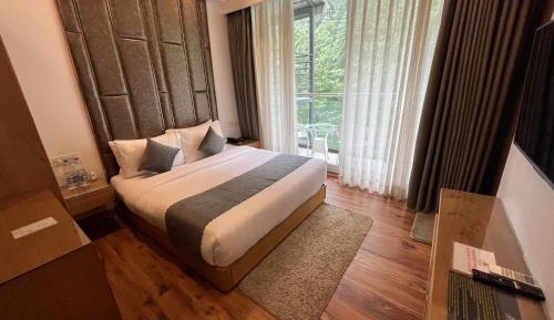 Deluxe Double Room with Balcony