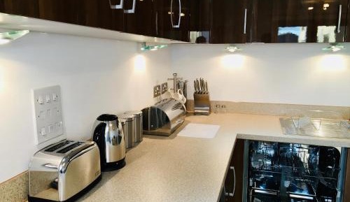 Apartment with Shower