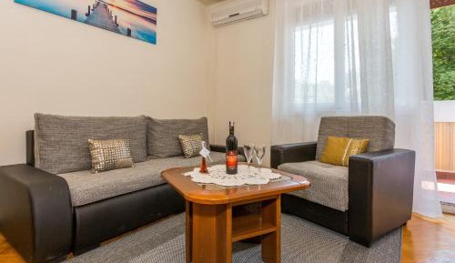 Three-Bedroom Apartment with Balcony