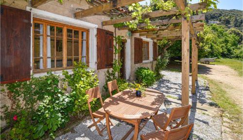 One-Bedroom Vacation Home