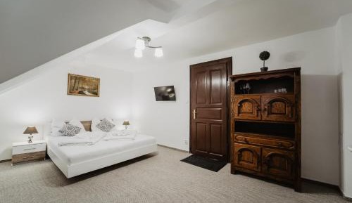 Economy Quadruple Room with Shared Bathroom