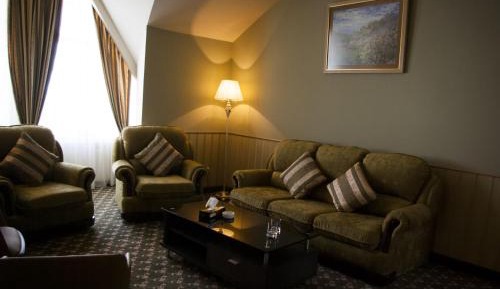 Studio (2 Adults)