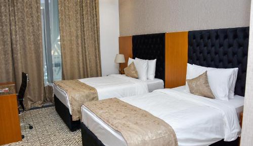 2 Single Beds, Mobility Accessible Room, Roll-In Shower, Non-Smoking