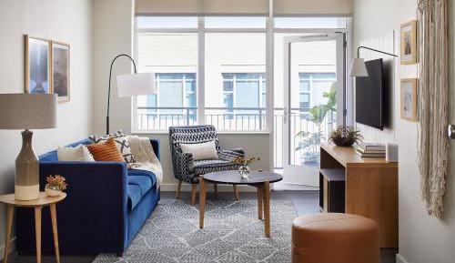 1 Bedroom Designer Furnished Apt at Union Station