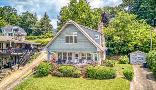 Six Bedroom Holiday Home