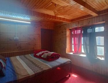 Double or Twin Room with Mountain View