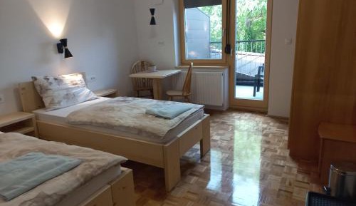 Twin Room with Private External Bathroom