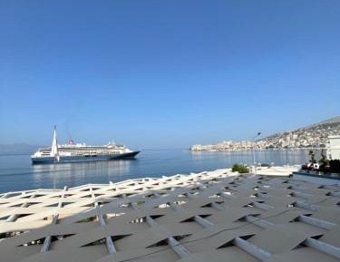 Deluxe Double Room with Balcony and Sea View