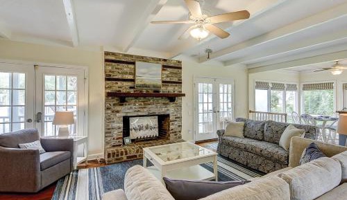 Five Bedroom Holiday Home