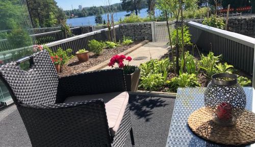 Apartment with Lake View