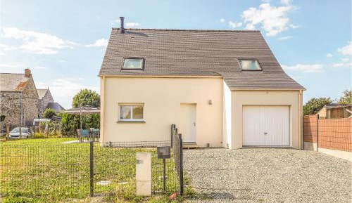 Four-Bedroom Holiday Home
