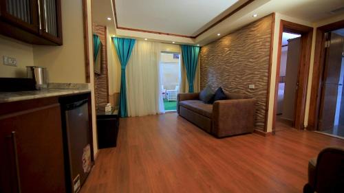 Junior Suite with Garden View