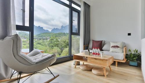 Suite with Mountain View