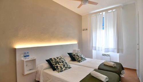 Twin Room with Shared Bathroom
