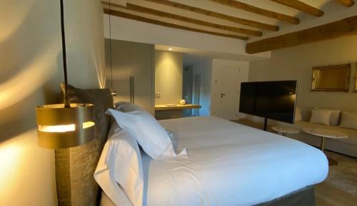Junior Suite with Balcony