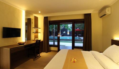 Double Room with Pool View