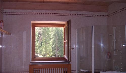 Family Room with Mountain View