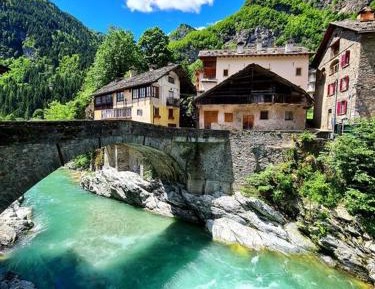 Double Room with Mountain View