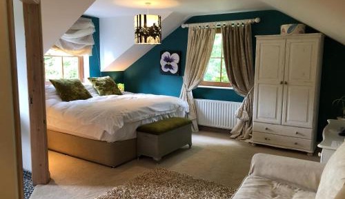 Large Double Room with En-Suite Shower