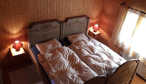 Apartment with Mountain View