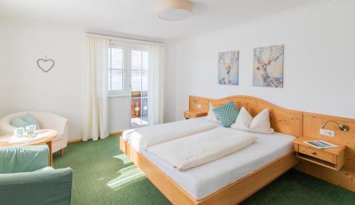 Double Room with Balcony and Lake View