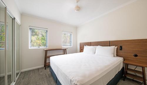 One-Bedroom Ocean View Apartment