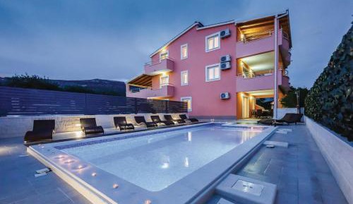 Nine Bedroom Villa