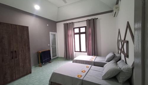 Twin Room with Private Bathroom