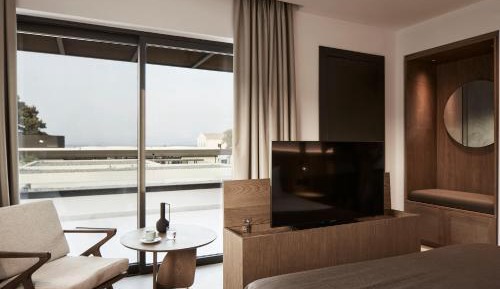 Junior Suite with Garden View