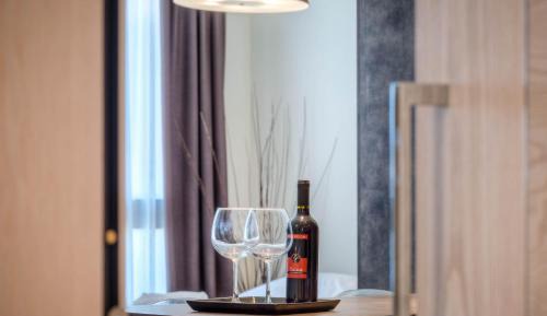 Superior with Balcony - Kitchen & Pool Access 