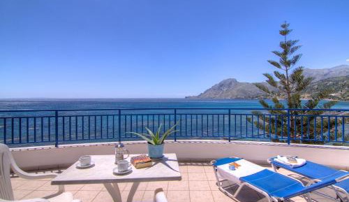 One-Bedroom Apartment with Sea View