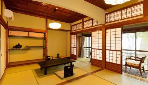 Japanese-Style Deluxe Room - Smoking