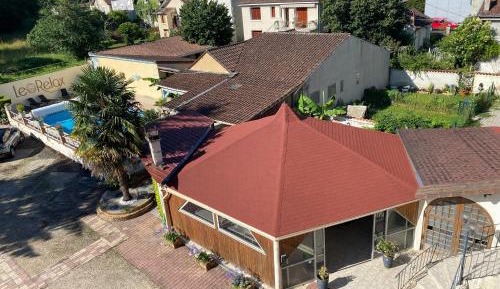 Economy Triple Room with Courtyard View