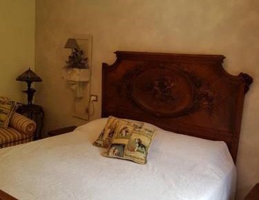 Deluxe Room (2 Adults + 1 Child)
