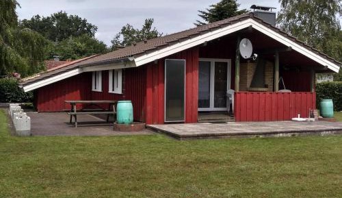 Three-Bedroom Holiday Home 