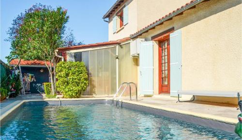 Three-Bedroom Holiday Home 
