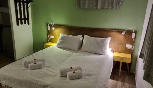 Deluxe Double Room with Shower