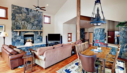 Four bedroom holiday home 