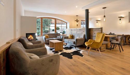 Superior One-Bedroom Apartment with Balcony