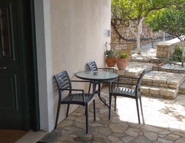 Studio with Garden View