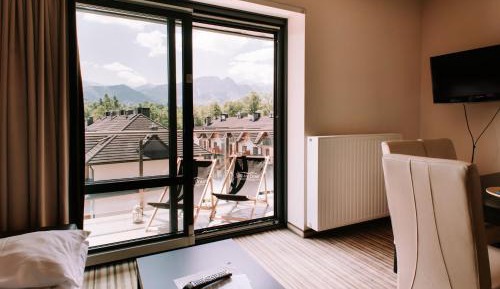 Two-Bedroom Apartment with Mountain View