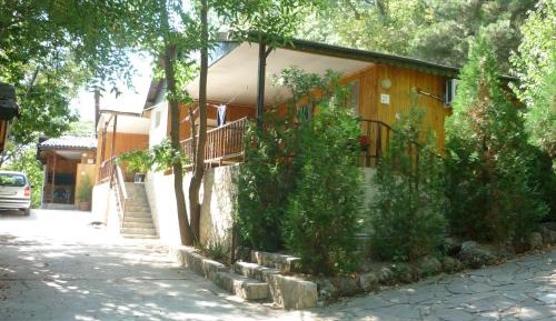 Family Bungalow (5 adults) with Cooking Facilities