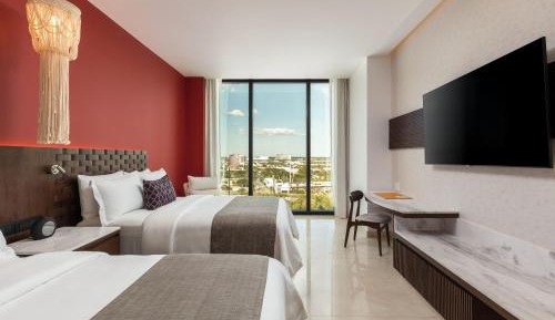 Deluxe Two Beds 