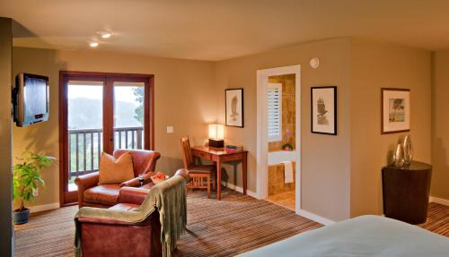 King Room with Balcony