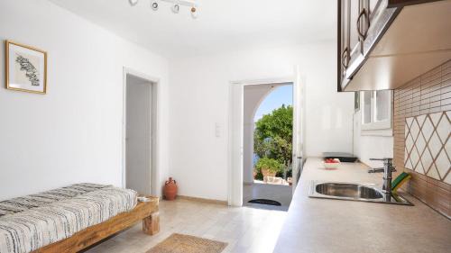 Deluxe Double Room with Balcony and Sea View