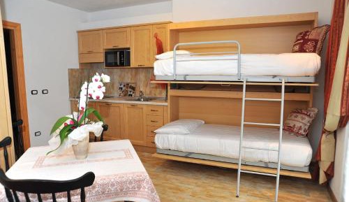 One-Bedroom Apartment (4 Adults)