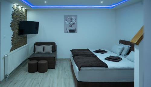 Double or Twin Room with Private Bathroom
